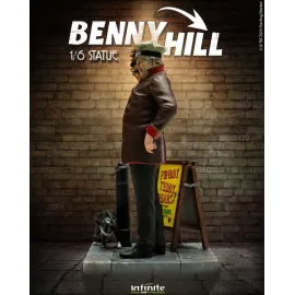 Benny Hill 1/6 Statue