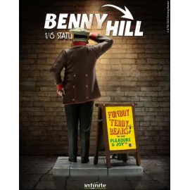 Benny Hill 1/6 Statue