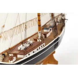 Billing Boats 1:100 Bluenose II - Wooden Hull