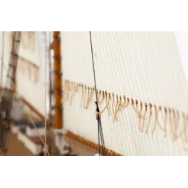 Billing Boats 1:100 Bluenose II - Wooden Hull