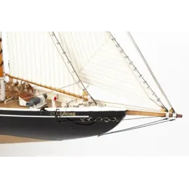 Billing Boats 1:100 Bluenose II - Wooden Hull