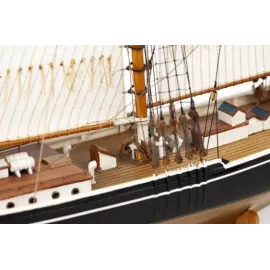 Billing Boats 1:100 Bluenose II - Wooden Hull