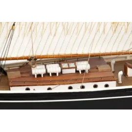 Billing Boats 1:100 Bluenose II - Wooden Hull